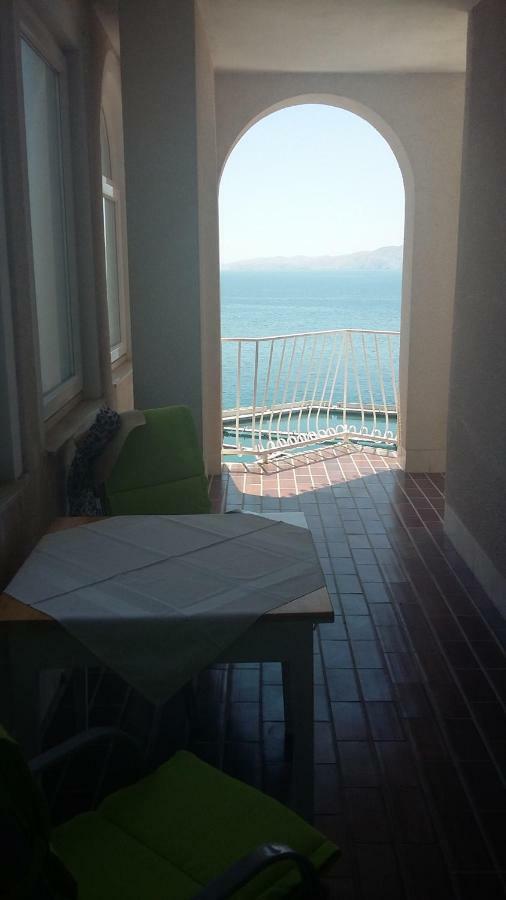 Die Appartements Glavas,Eckwohnunge Fuer 2 Personen Novi Vinodolski Dış mekan fotoğraf